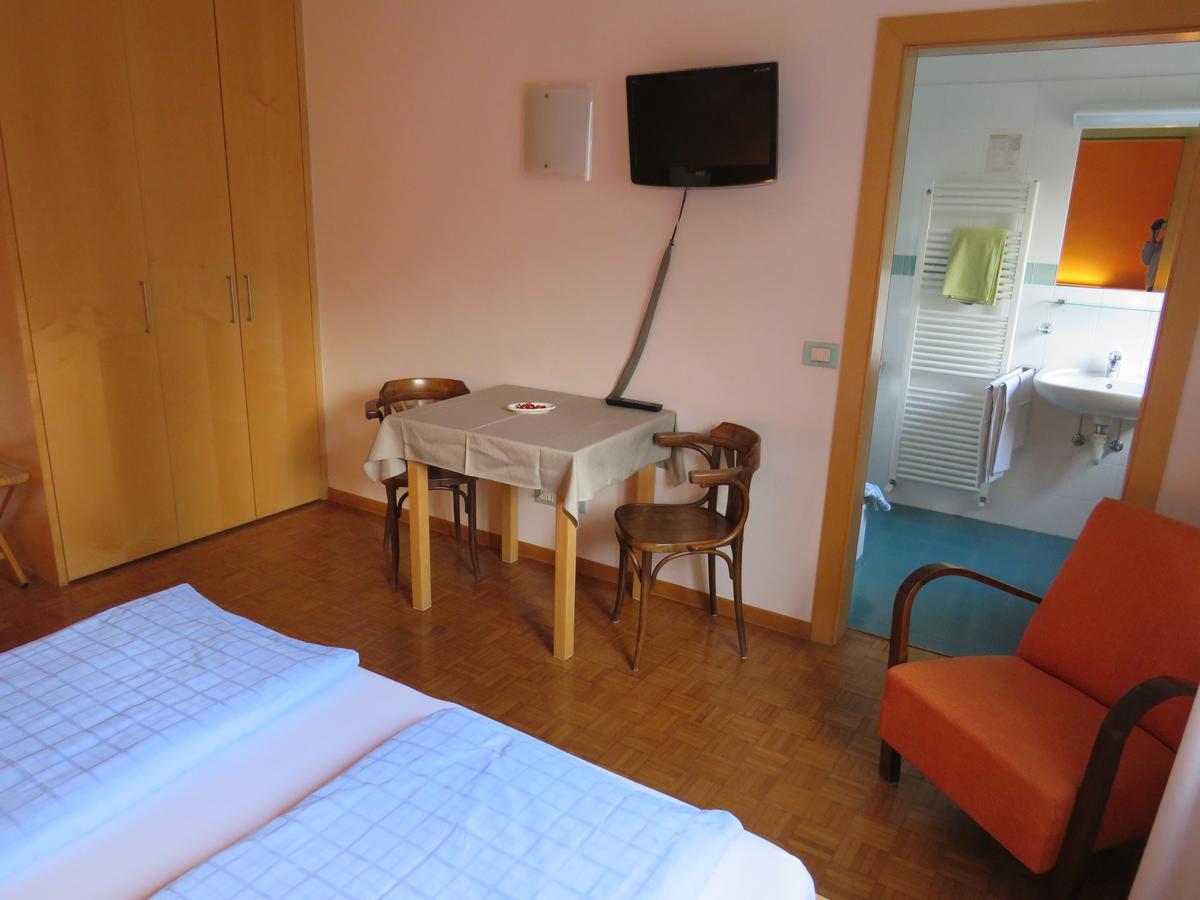 Garni Domus Mea Hotel Мерано Екстериор снимка
