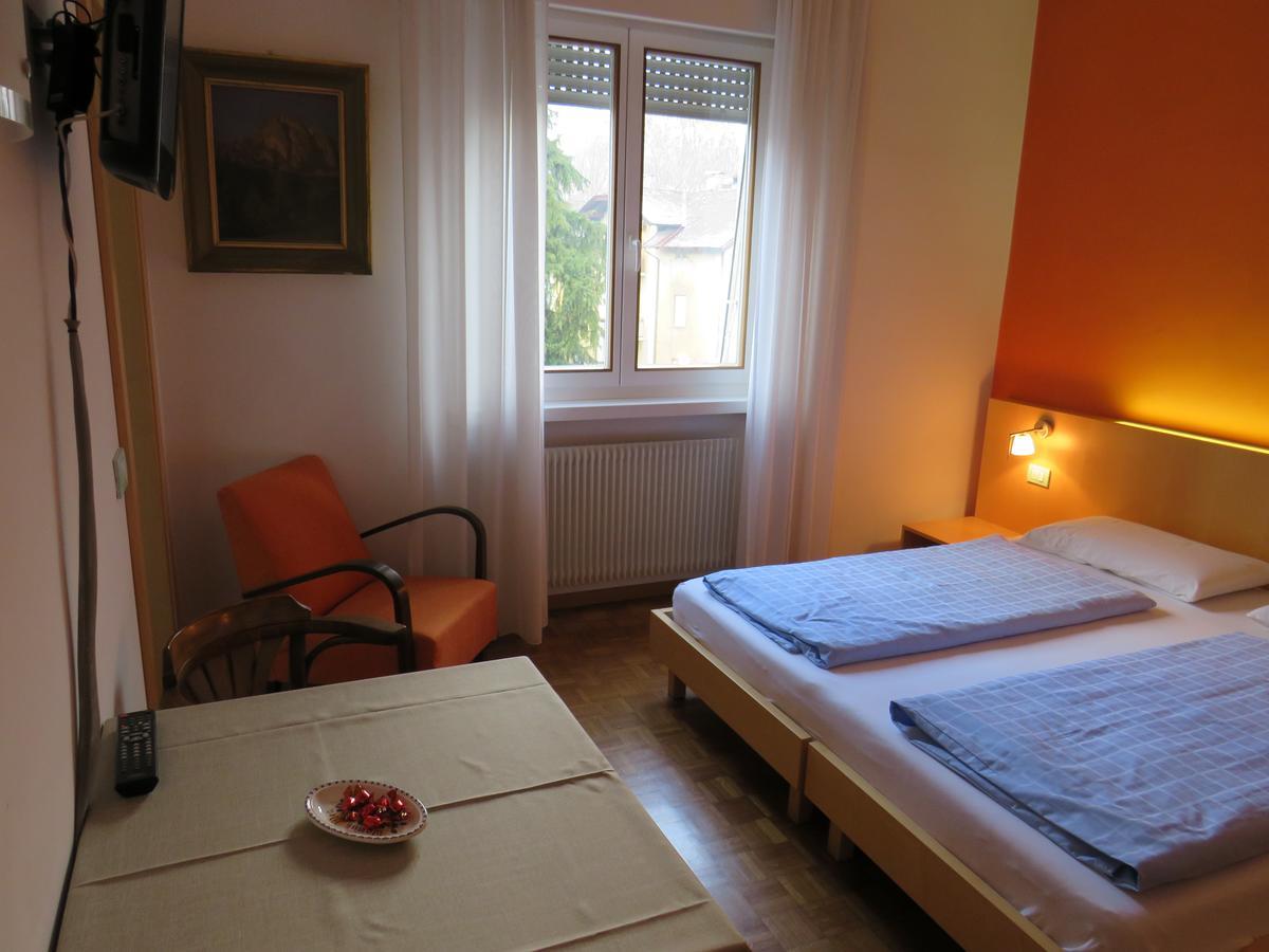 Garni Domus Mea Hotel Мерано Екстериор снимка