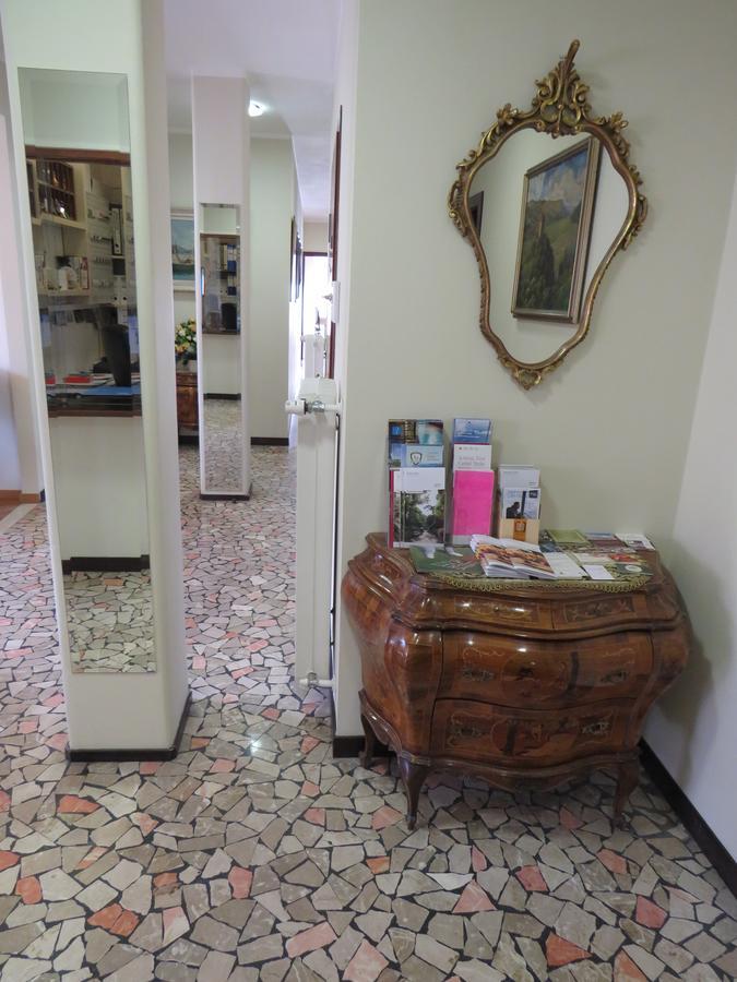 Garni Domus Mea Hotel Мерано Екстериор снимка